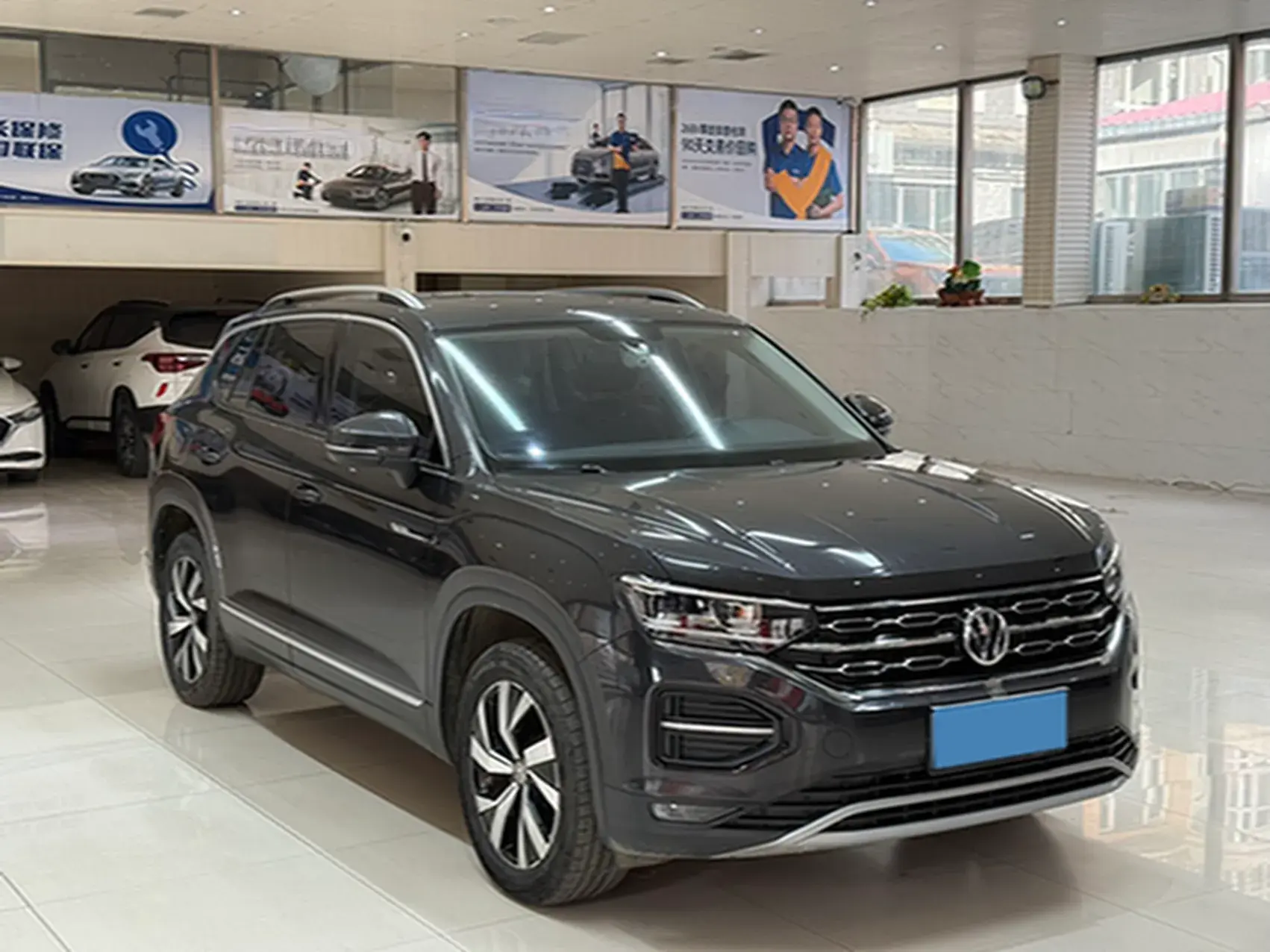 2020 VOLKSWAGEN TAYRON thumbnail 3