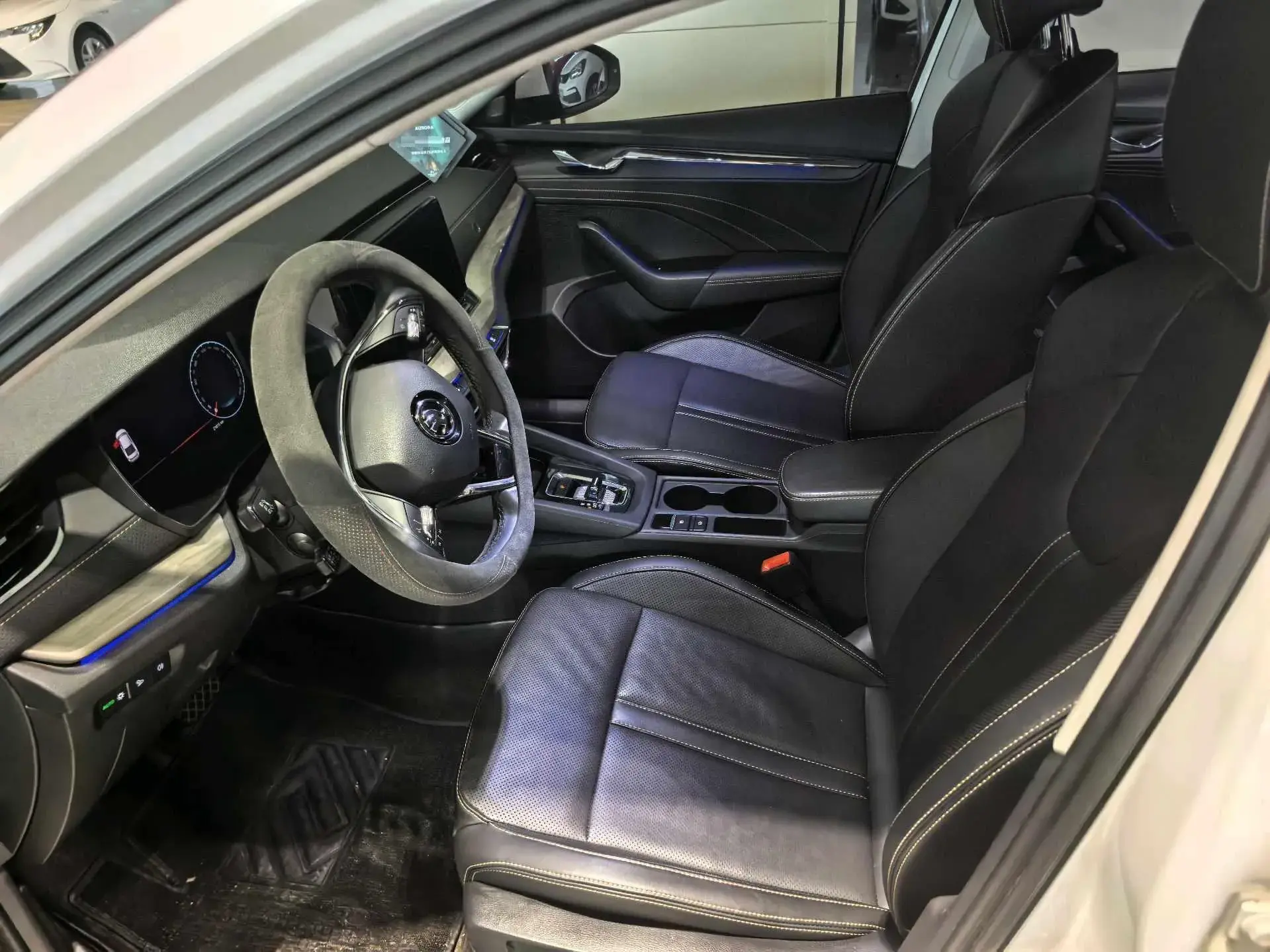 2021 SKODA OCTAVIA thumbnail 2