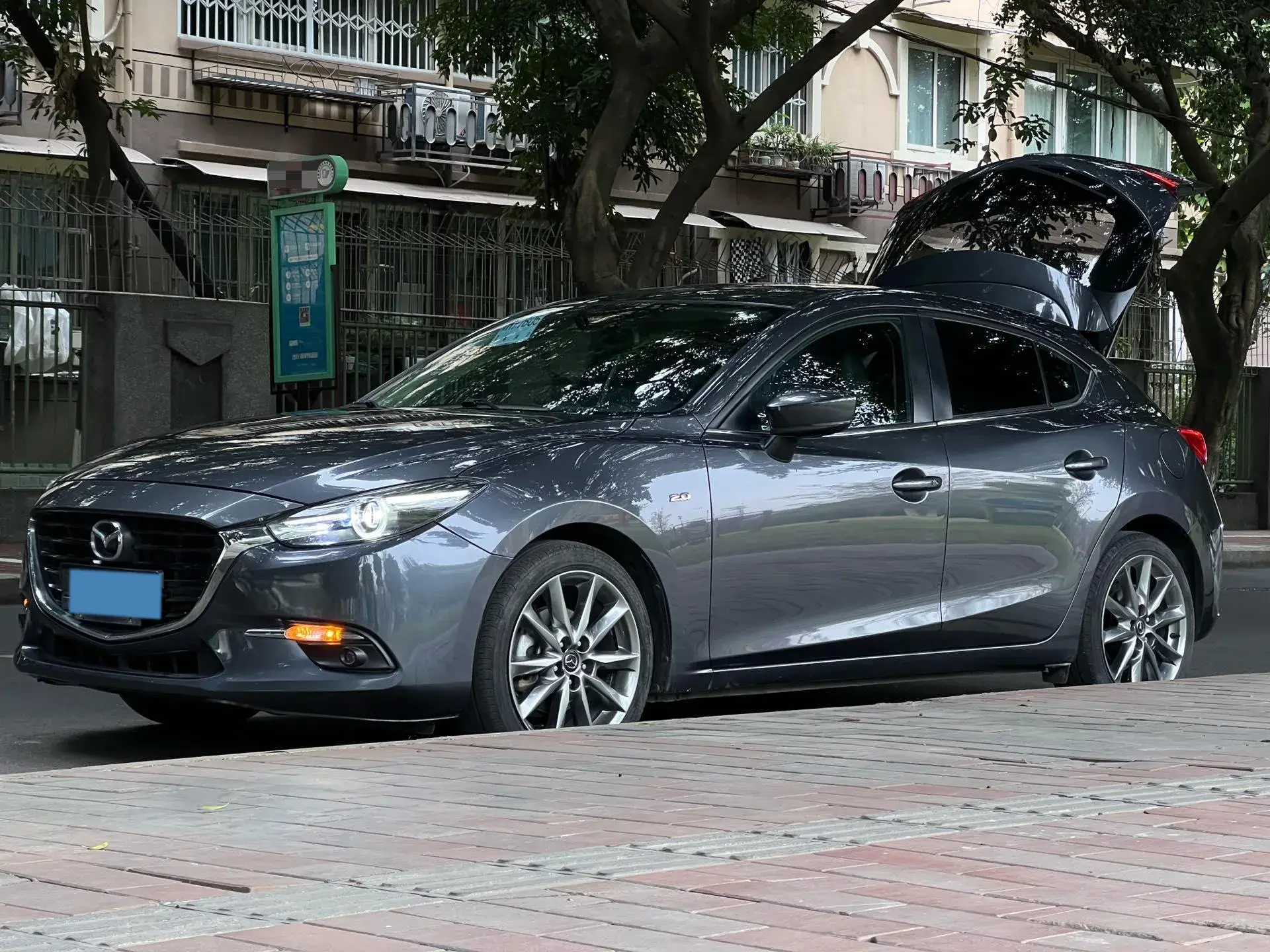 2019 MAZDA 3 view 1