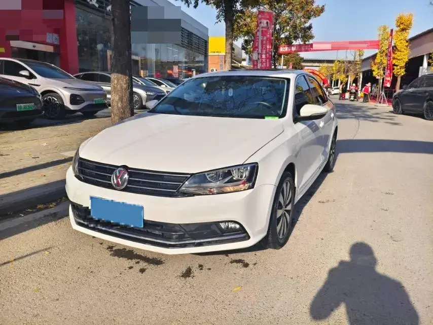 2018 VOLKSWAGEN SAGITAR view 1