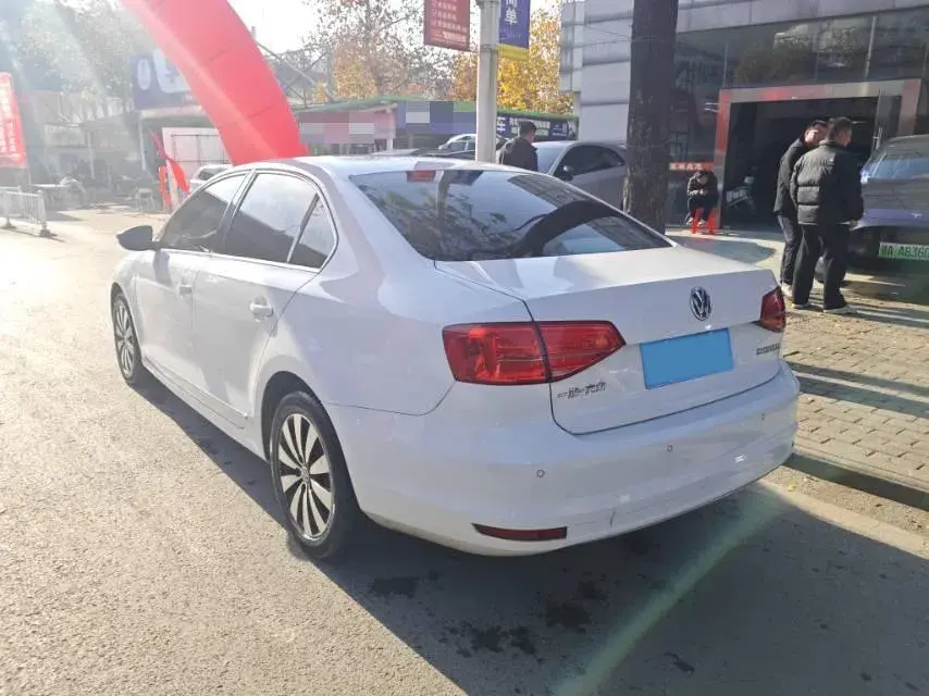 2018 VOLKSWAGEN SAGITAR thumbnail 4