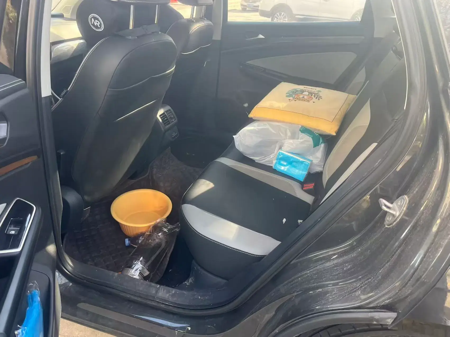 2023 JETTA VS7 thumbnail 3