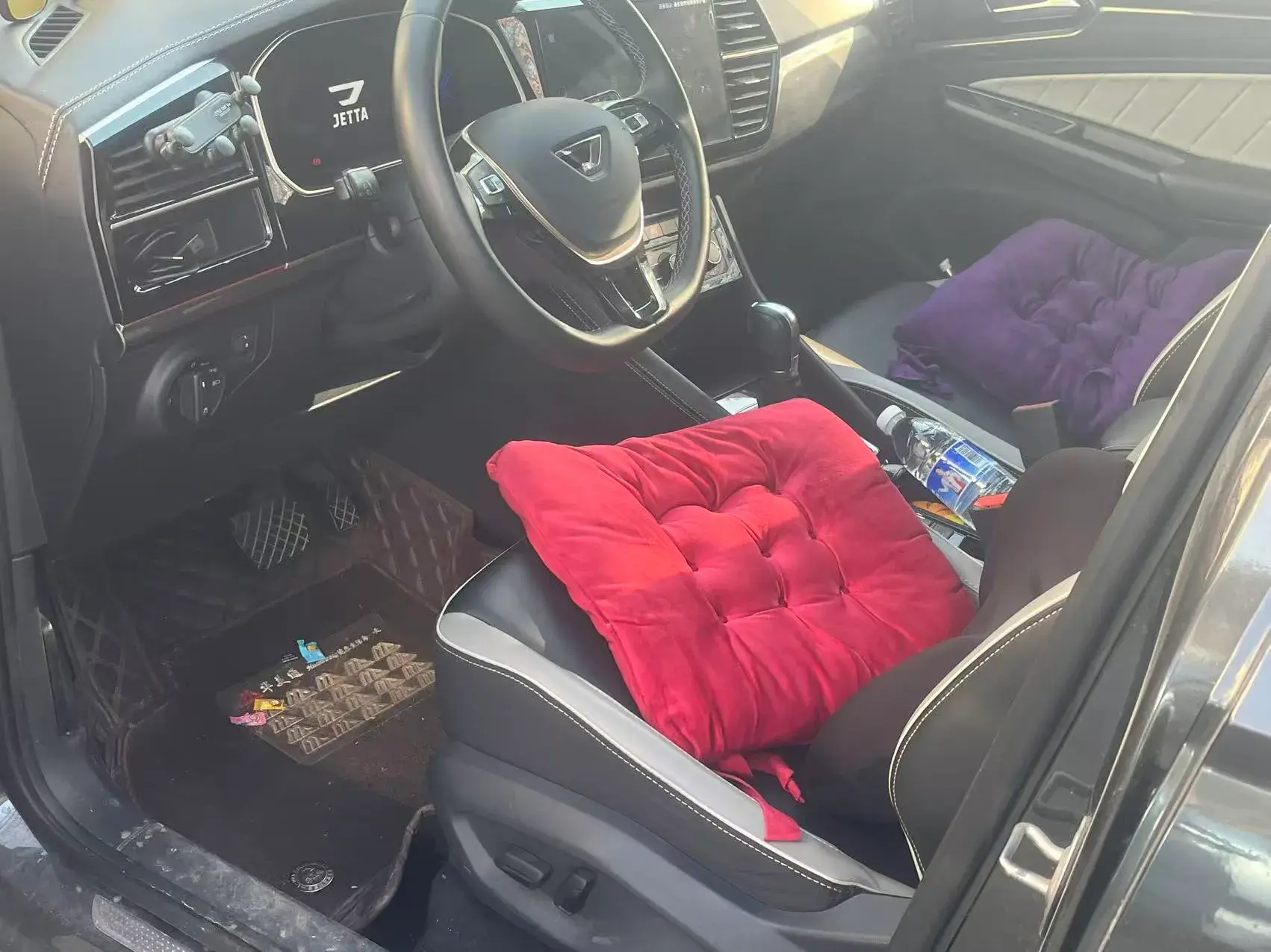 2023 JETTA VS7 thumbnail 2