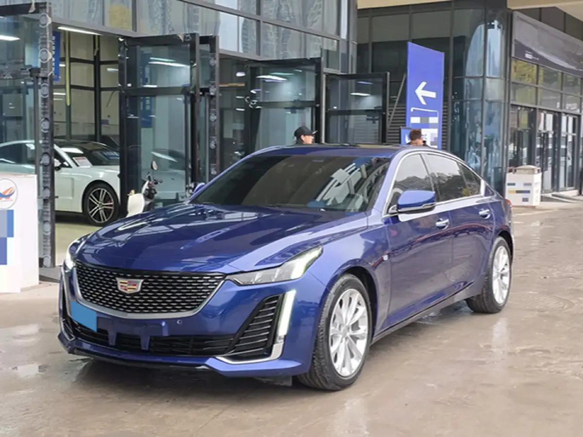 2023 Cadillac CT5 2.0T 237HP L4 10AT