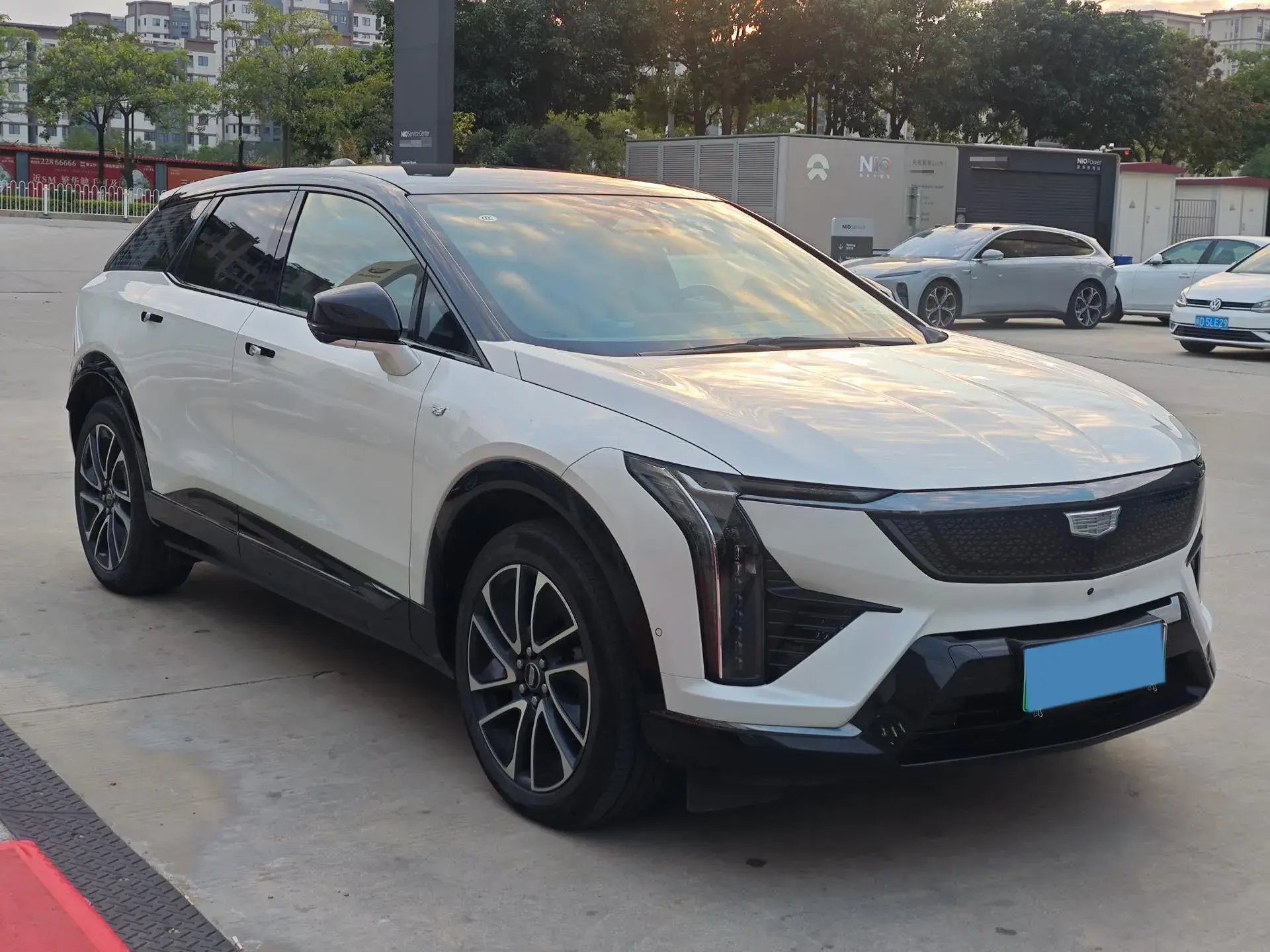 2024 CADILLAC OPTIQ thumbnail 3