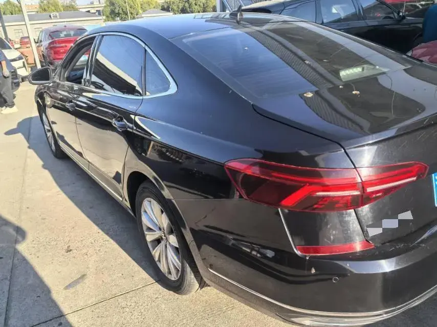 2020 VOLKSWAGEN PASSAT thumbnail 3
