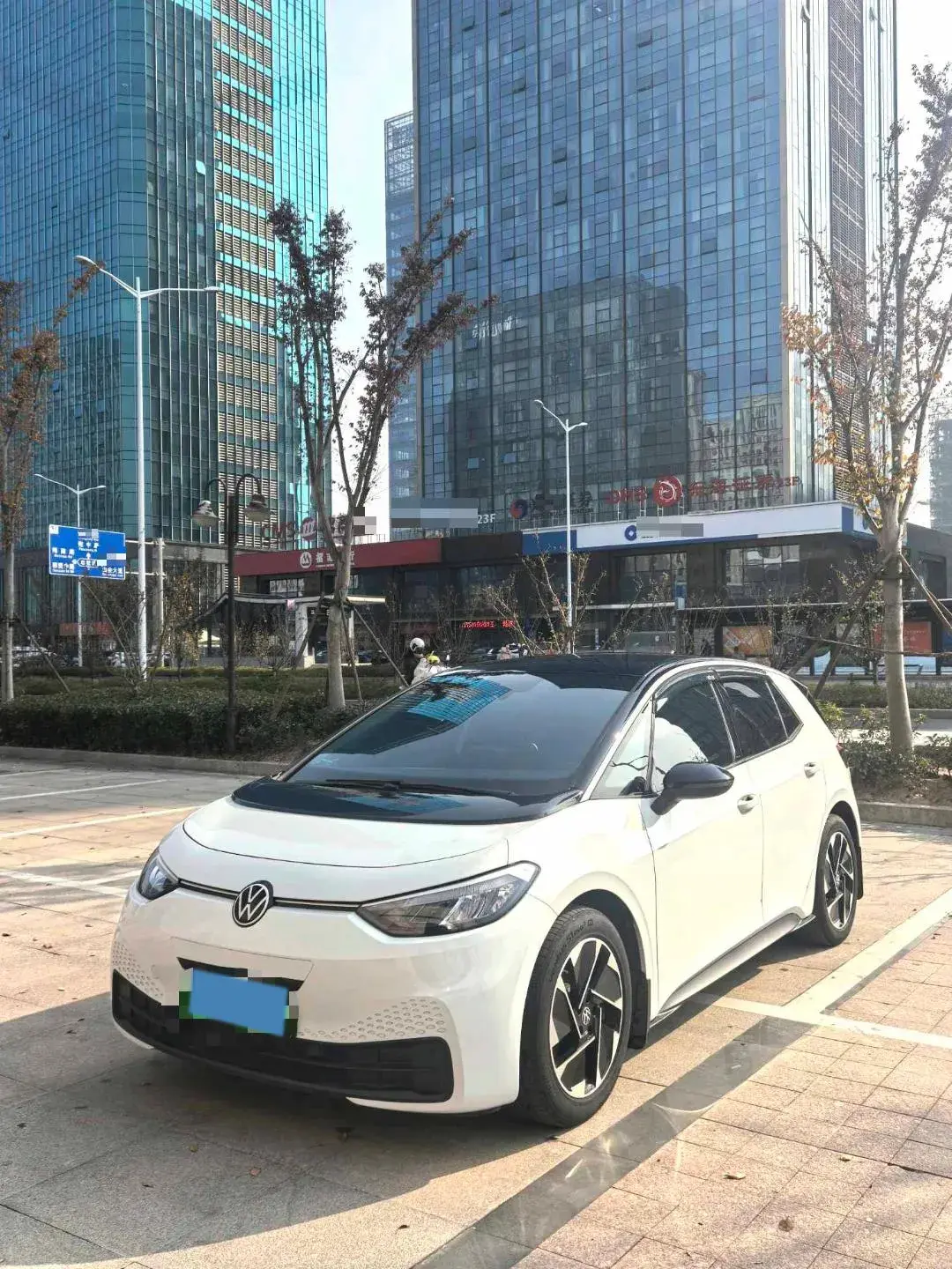 2025 VOLKSWAGEN ID.3 view 1