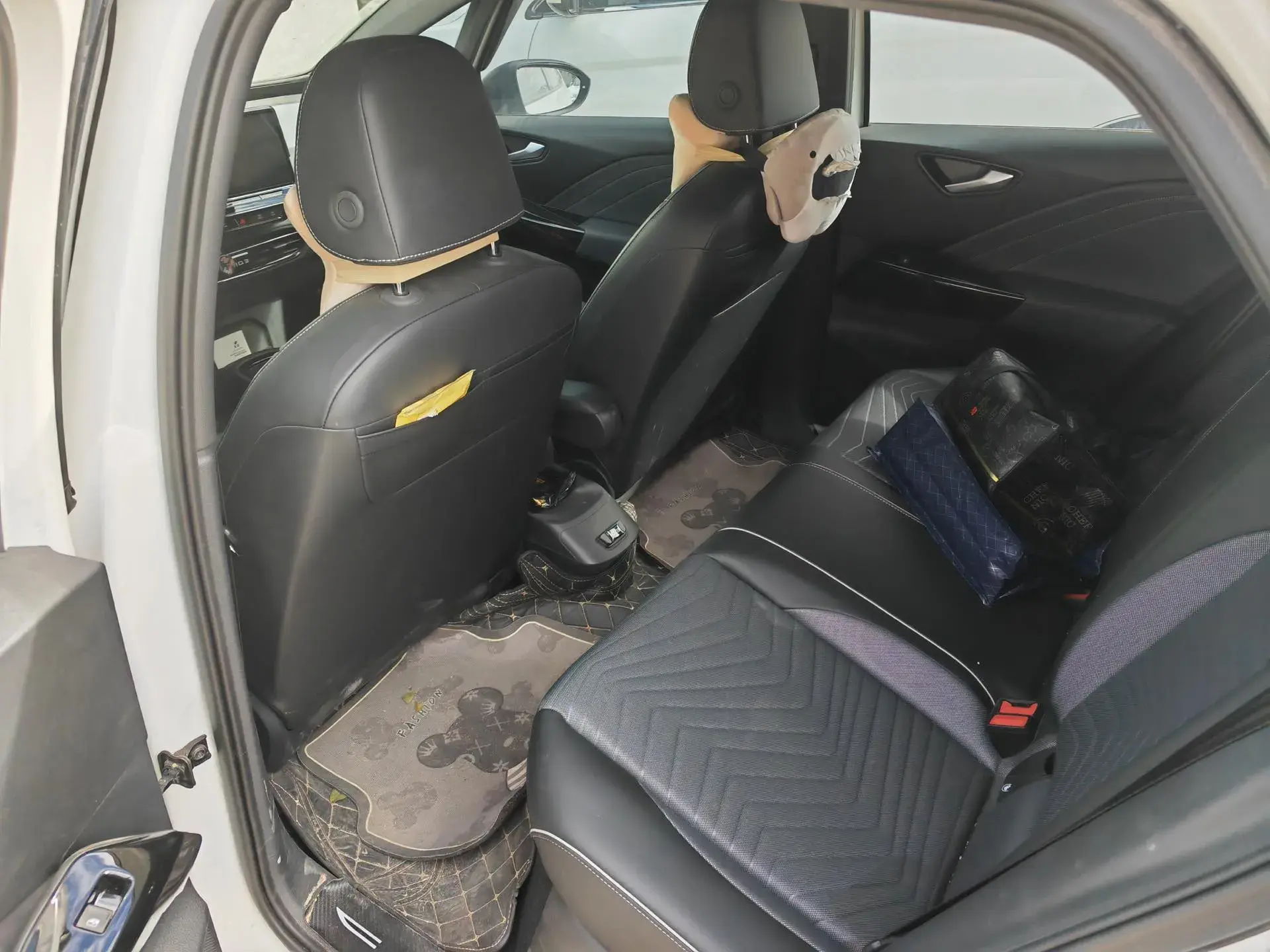 2024 VOLKSWAGEN ID.3 thumbnail 4