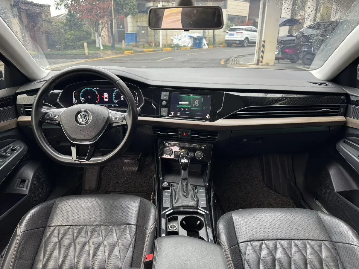 2019 Volvo V40 1.5T 152HP L4 6AT,autocango,china used car exporter,china ev exporter,chinese used car exporter,chinese used ev exporter