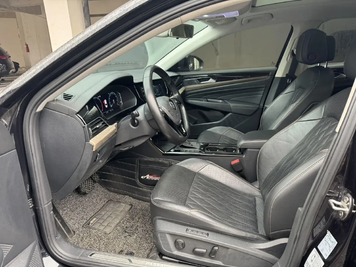 2019 Volvo V40 1.5T 152HP L4 6AT,autocango,china used car exporter,china ev exporter,chinese used car exporter,chinese used ev exporter