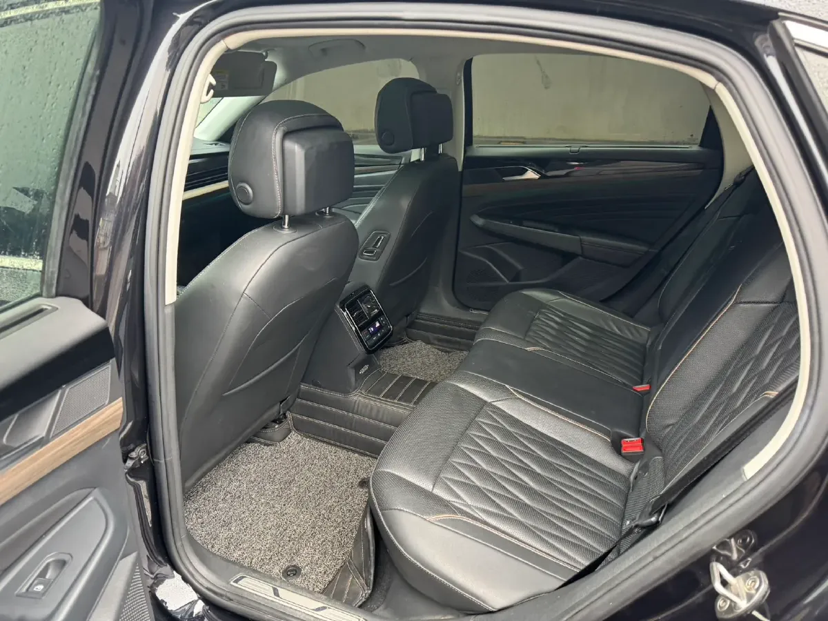 2019 Volvo V40 1.5T 152HP L4 6AT,autocango,china used car exporter,china ev exporter,chinese used car exporter,chinese used ev exporter