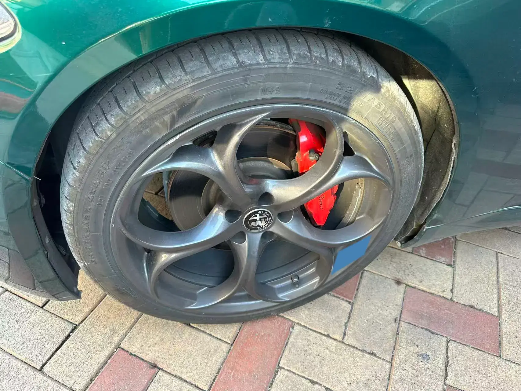 2017 ALFA ROMEO thumbnail 3