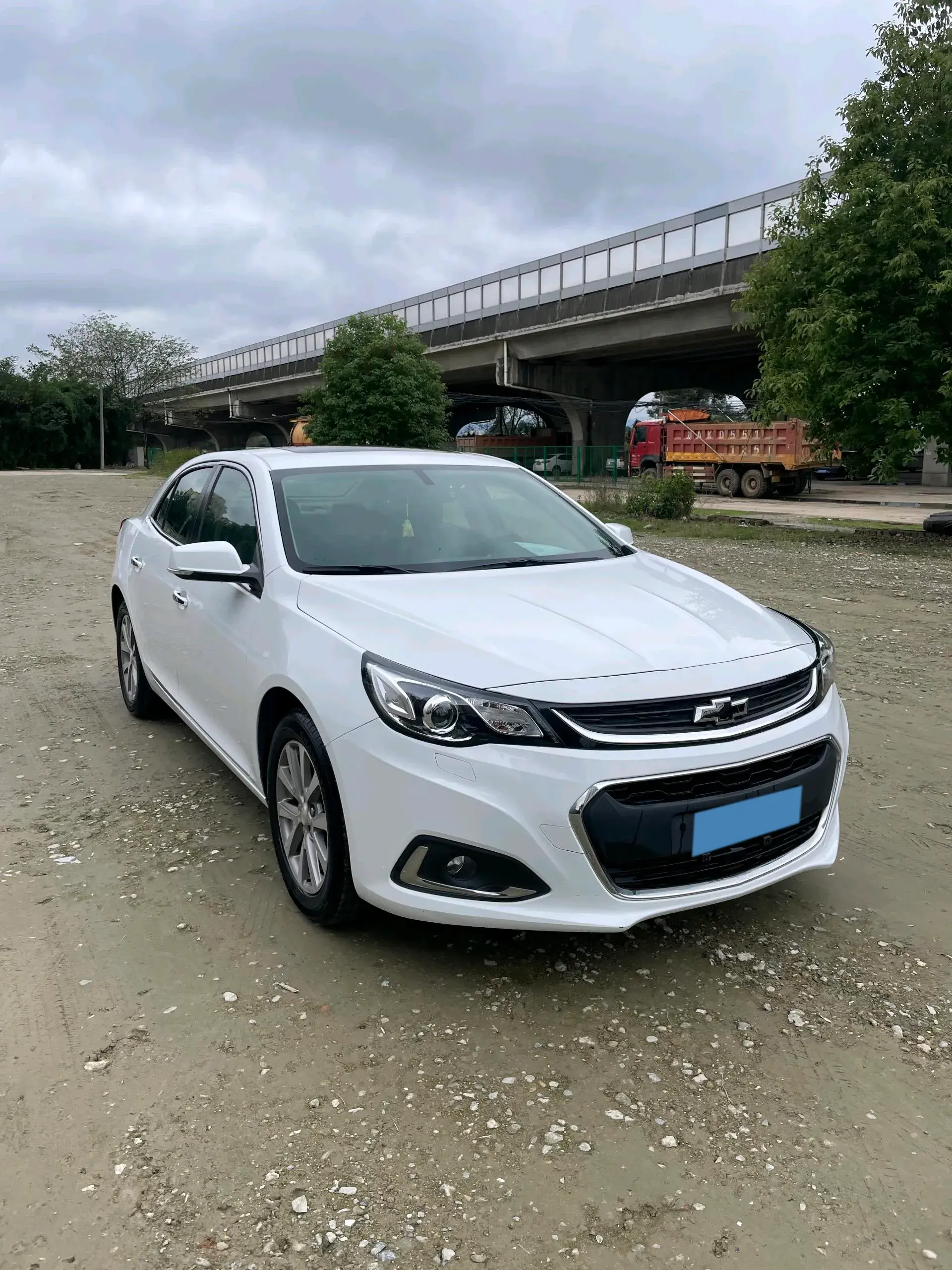2018 CHEVROLET MALIBU thumbnail 2