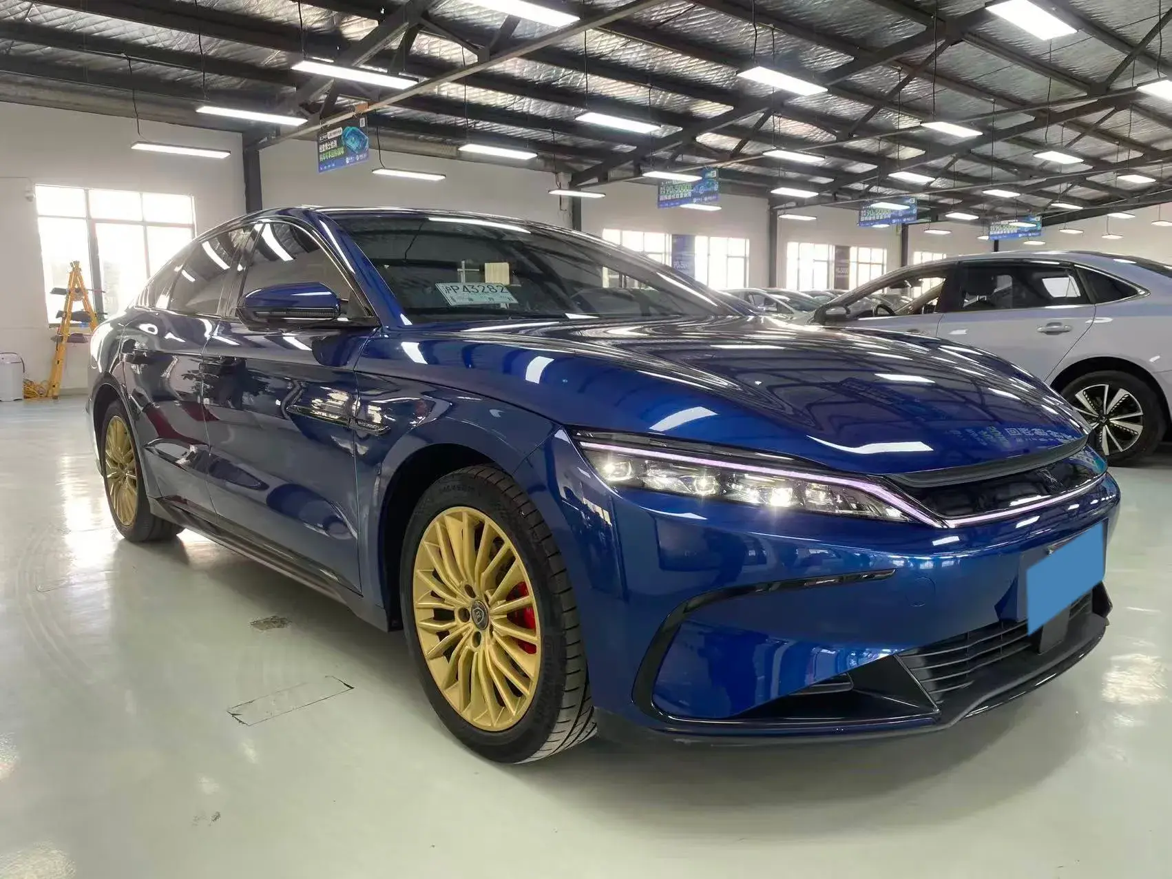 2023 BYD HAN thumbnail 4