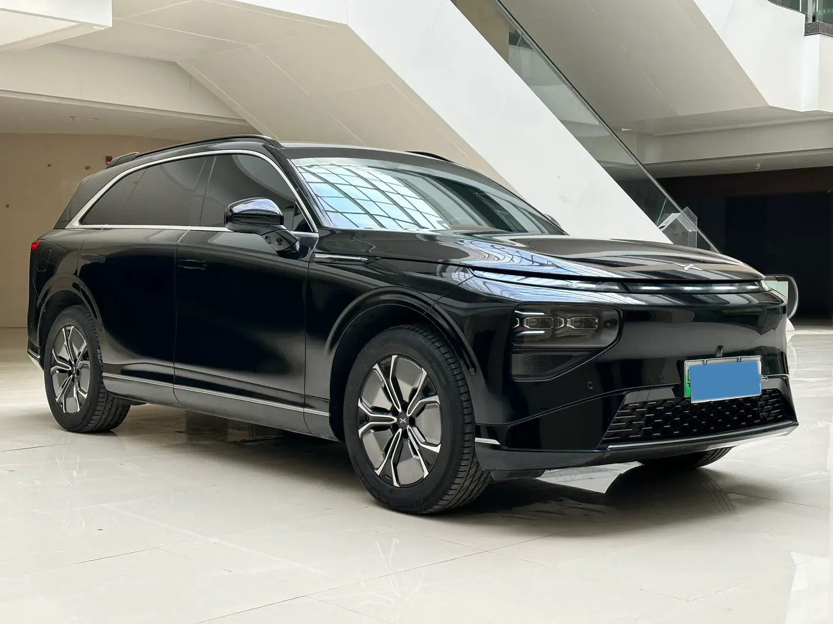 2024 XPENG G9 thumbnail 3