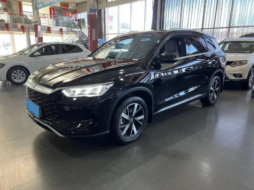 2024 BYD SONG view 1