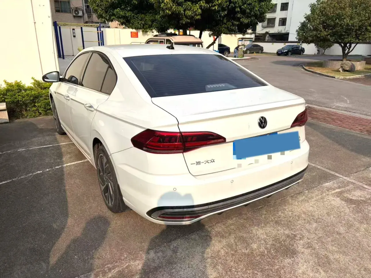 2023 VOLKSWAGEN BORA thumbnail 3