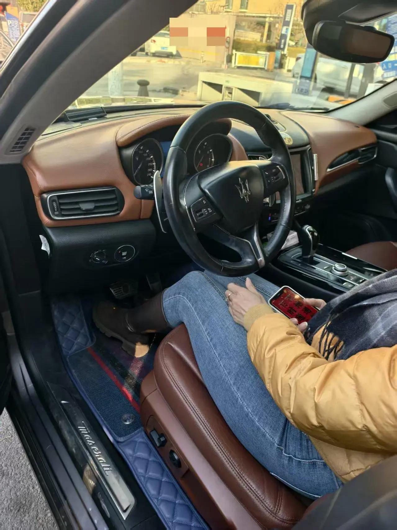 2019 MASERATI LEVANTE thumbnail 2