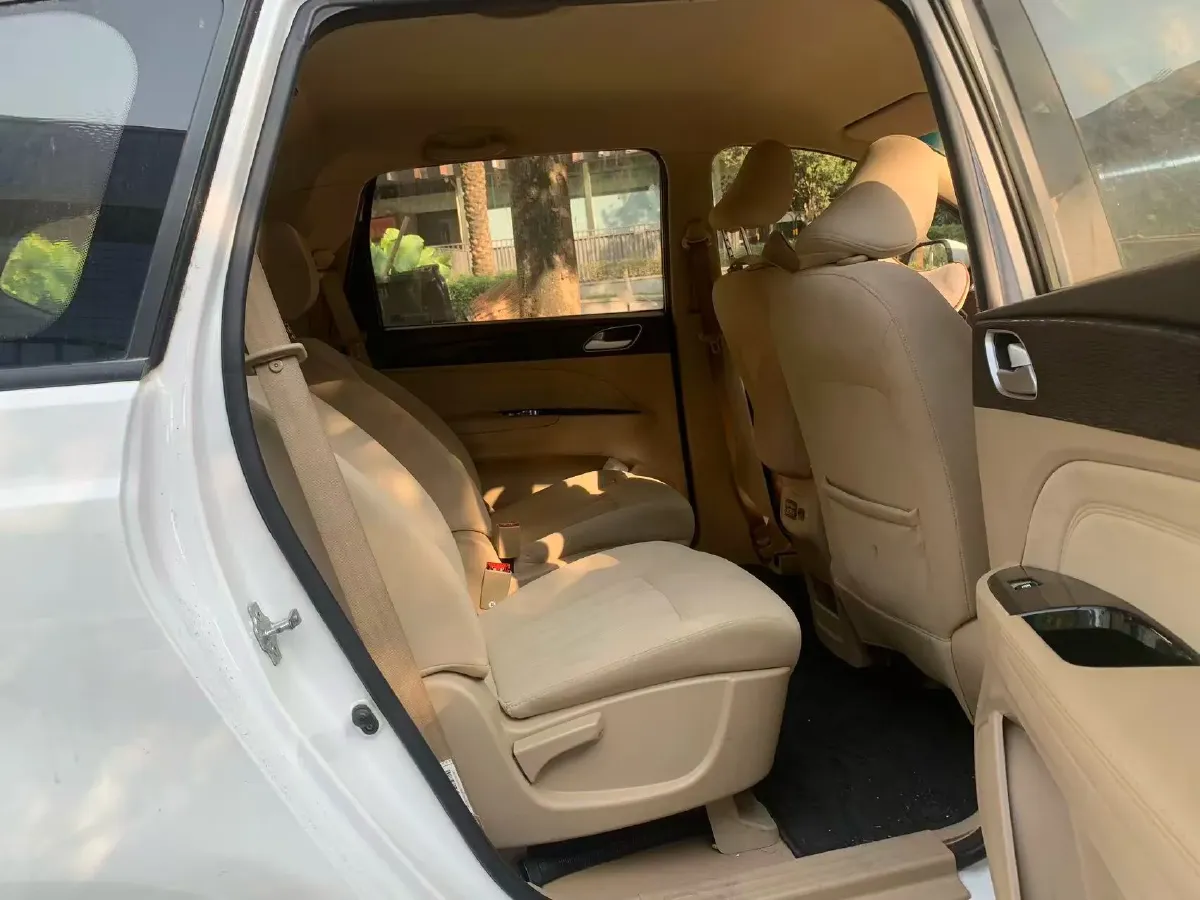 2020 WuLing 730 1.5L 105HP L4 6MT,autocango,china used car exporter,china ev exporter,chinese used car exporter,chinese used ev exporter