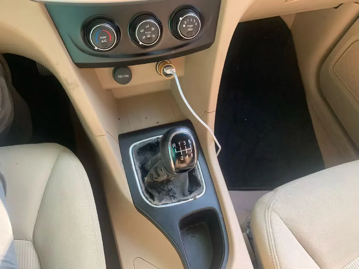 2020 WuLing 730 1.5L 105HP L4 6MT,autocango,china used car exporter,china ev exporter,chinese used car exporter,chinese used ev exporter