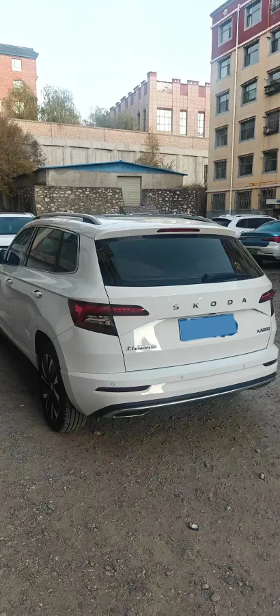 2021 Skoda Karoq 1.4T 150HP L4 7DCT,autocango,china used car exporter,china ev exporter,chinese used car exporter,chinese used ev exporter