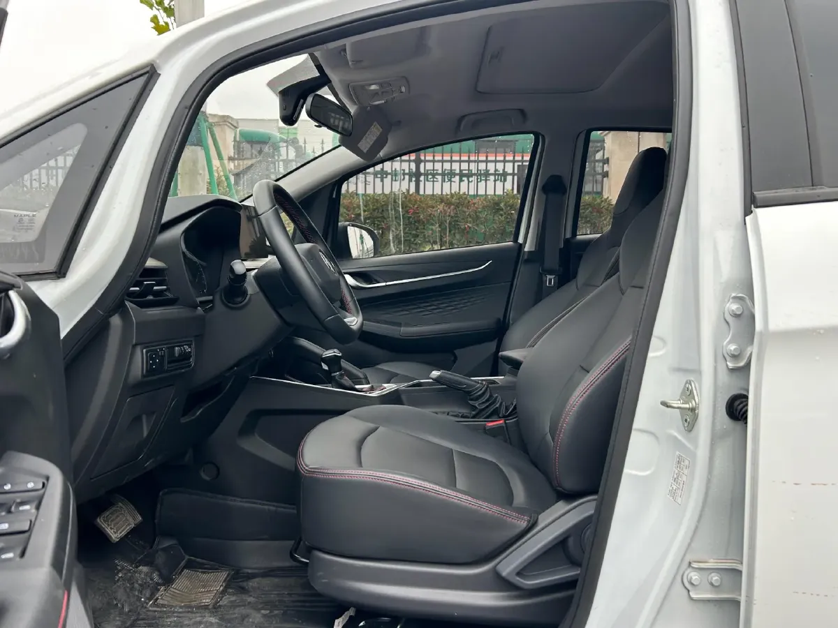 2024 Livan X3 PRO 1.5L 113HP L4 CVT,autocango,china used car exporter,china ev exporter,chinese used car exporter,chinese used ev exporter