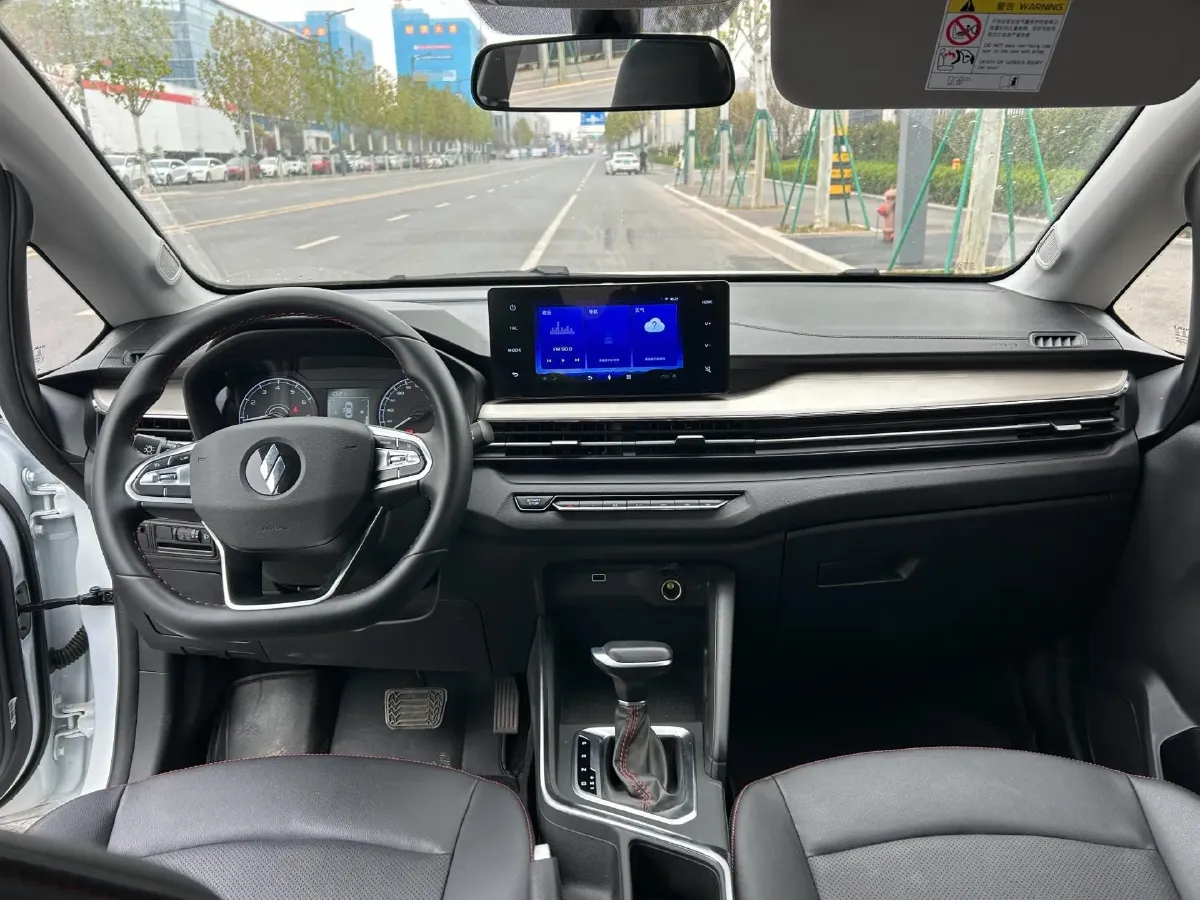 2024 Livan X3 PRO 1.5L 113HP L4 CVT,autocango,china used car exporter,china ev exporter,chinese used car exporter,chinese used ev exporter