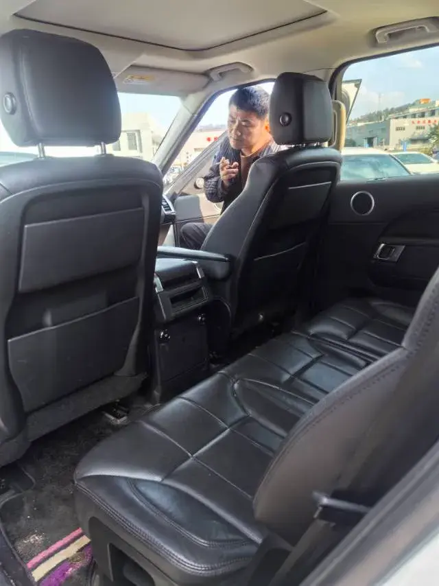 2018 LAND ROVER thumbnail 4