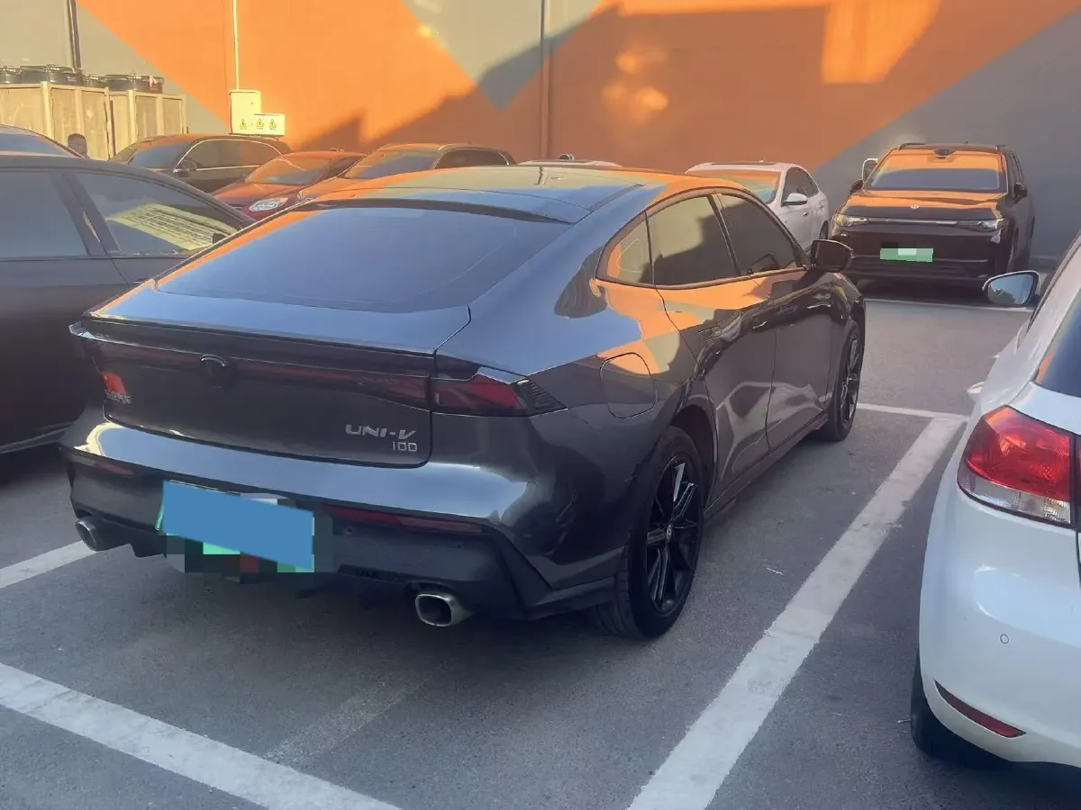 2023 ChangAn UNI-V iDD 1.5T 170HP L4 6TCT PHEV 18.4KWH,autocango,china used car exporter,china ev exporter,chinese used car exporter,chinese used ev exporter