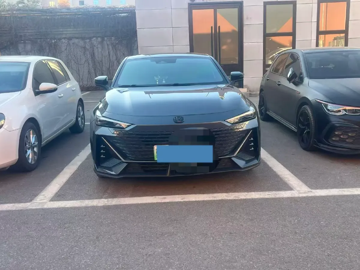 2023 ChangAn UNI-V iDD 1.5T 170HP L4 6TCT PHEV 18.4KWH,autocango,china used car exporter,china ev exporter,chinese used car exporter,chinese used ev exporter