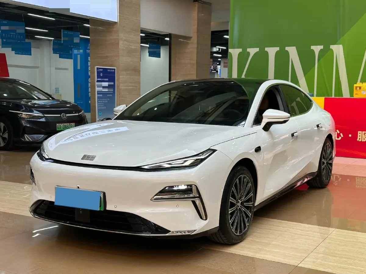 2025 Geely Galaxy Starshine 8 1.5L 112HP L4 1DHT PHEV