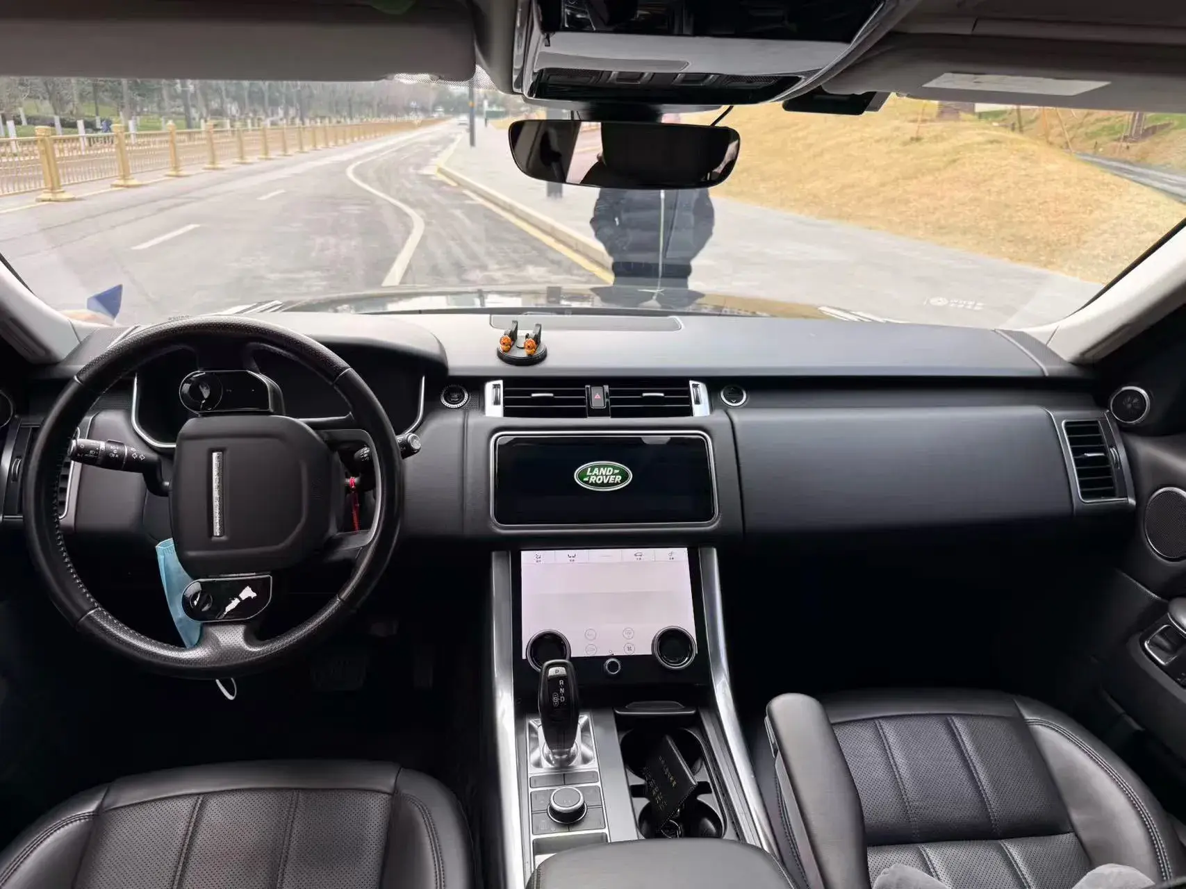 2020 LAND ROVER thumbnail 3