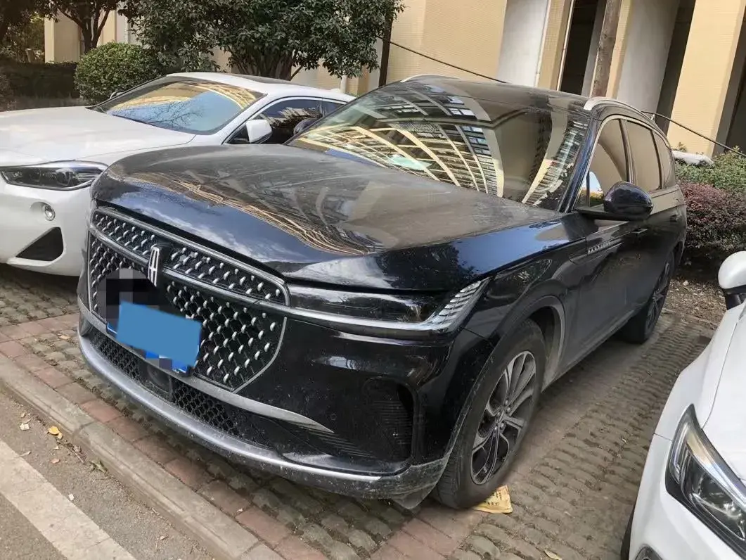 2023 Lincoln Nautilus 2.0T 261HP L4 8AT