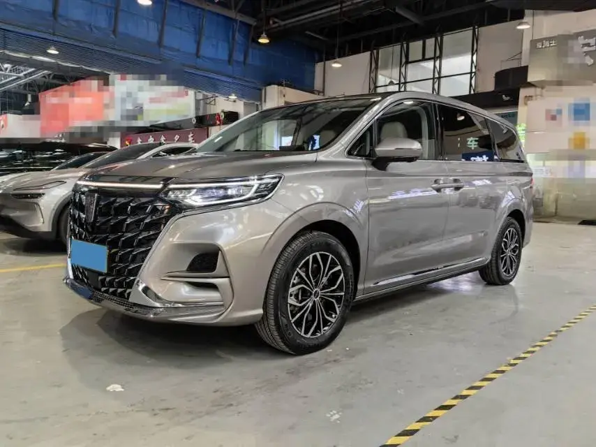 2025 Roewe iMAX8 1.5T 150HP L4 1DHT PHEV 24.7KWH