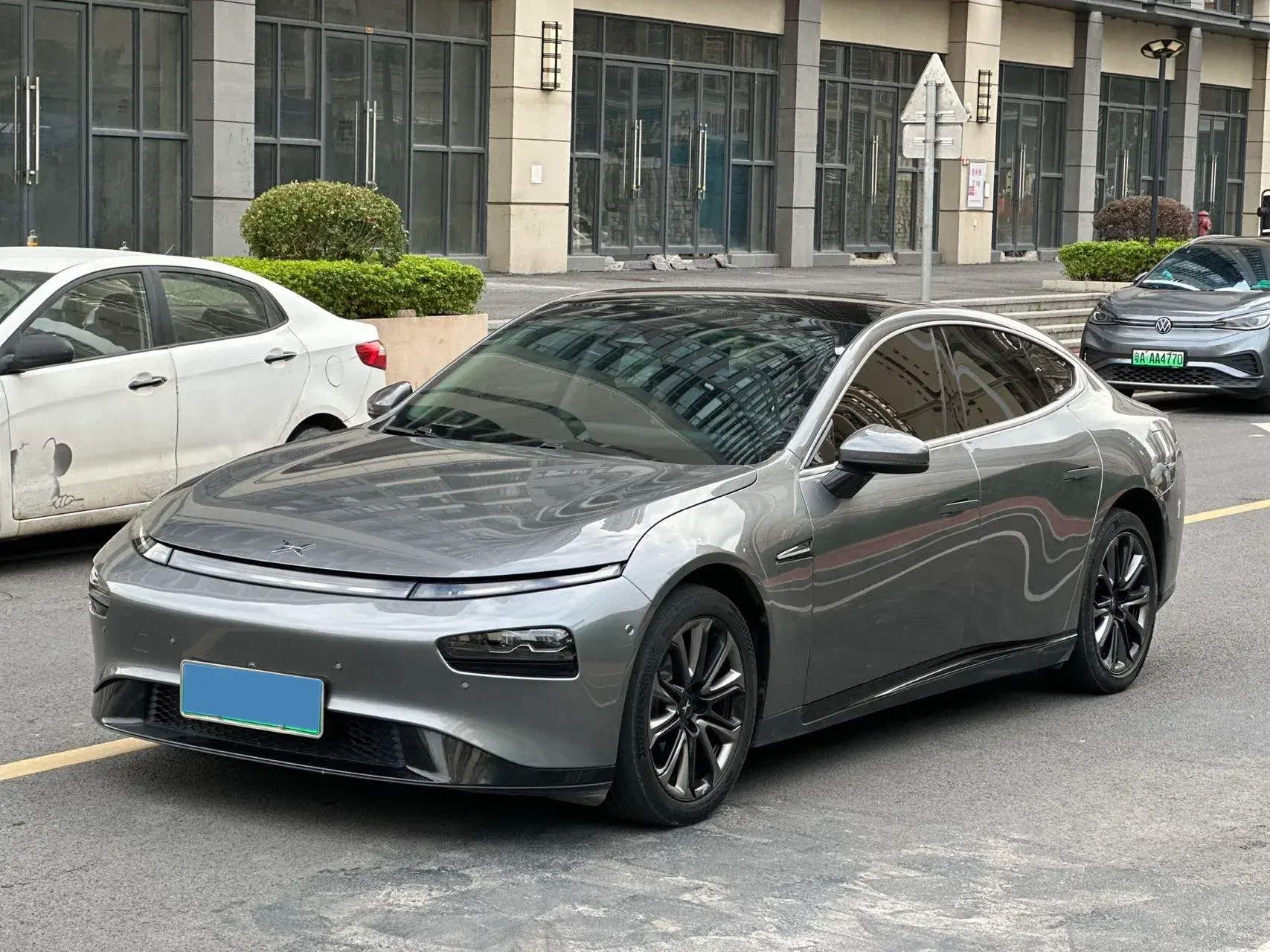 2020 XPENG P7 view 1