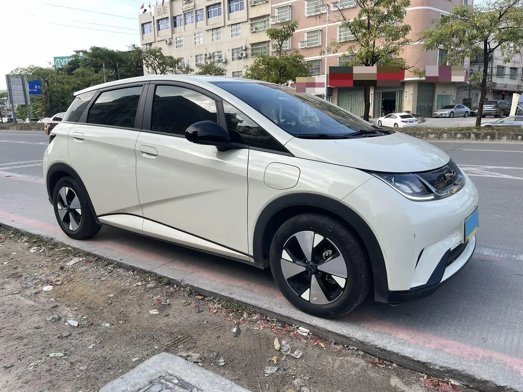 2023 BYD DOLPHIN thumbnail 3