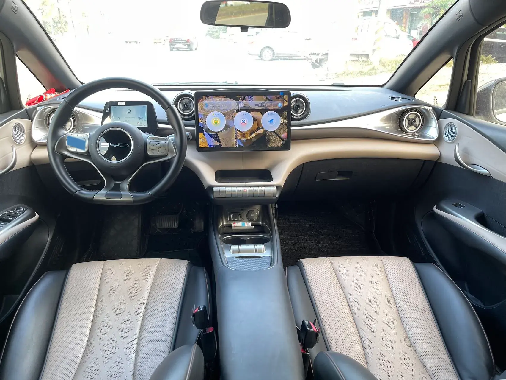 2023 BYD DOLPHIN thumbnail 4