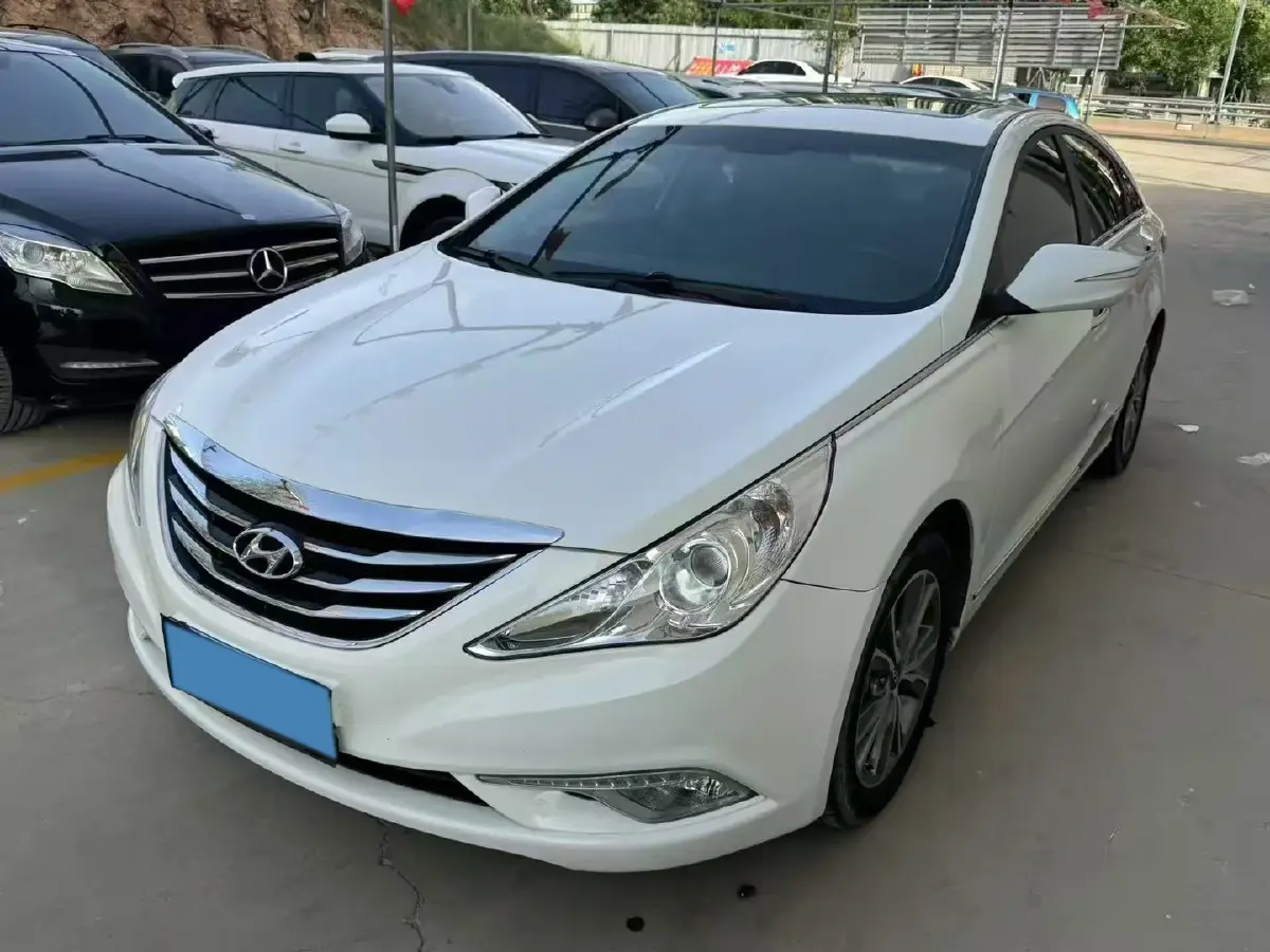 2014 Hyundai Sonata 2.4L 173HP L4 6AT