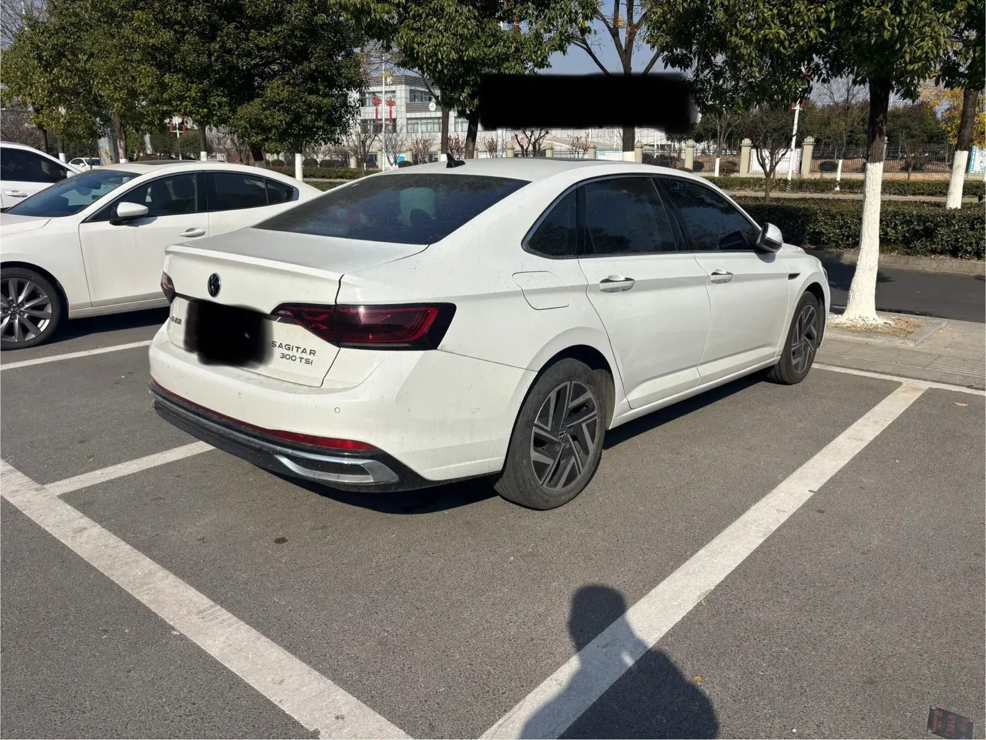 2023 VOLKSWAGEN SAGITAR thumbnail 3