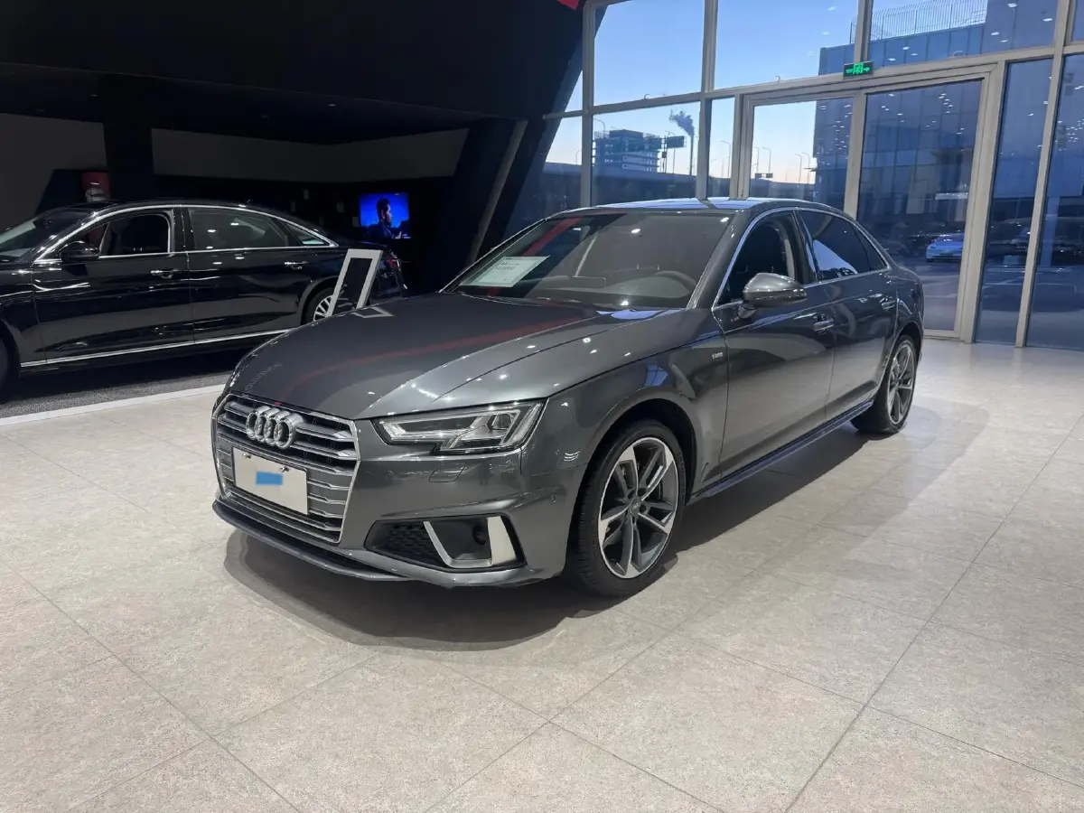 2019 Audi A4L 2.0T 190HP L4 7DCT