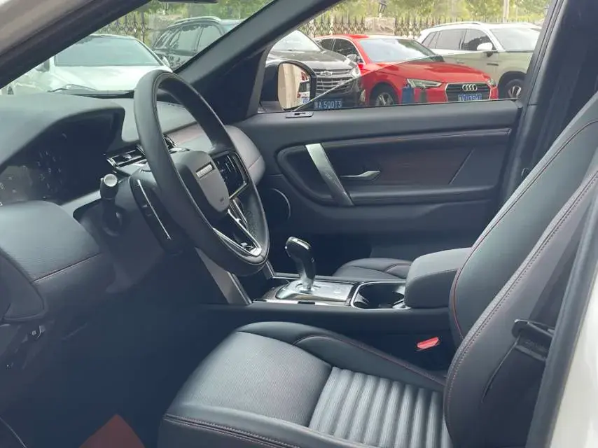 2023 LAND ROVER thumbnail 4