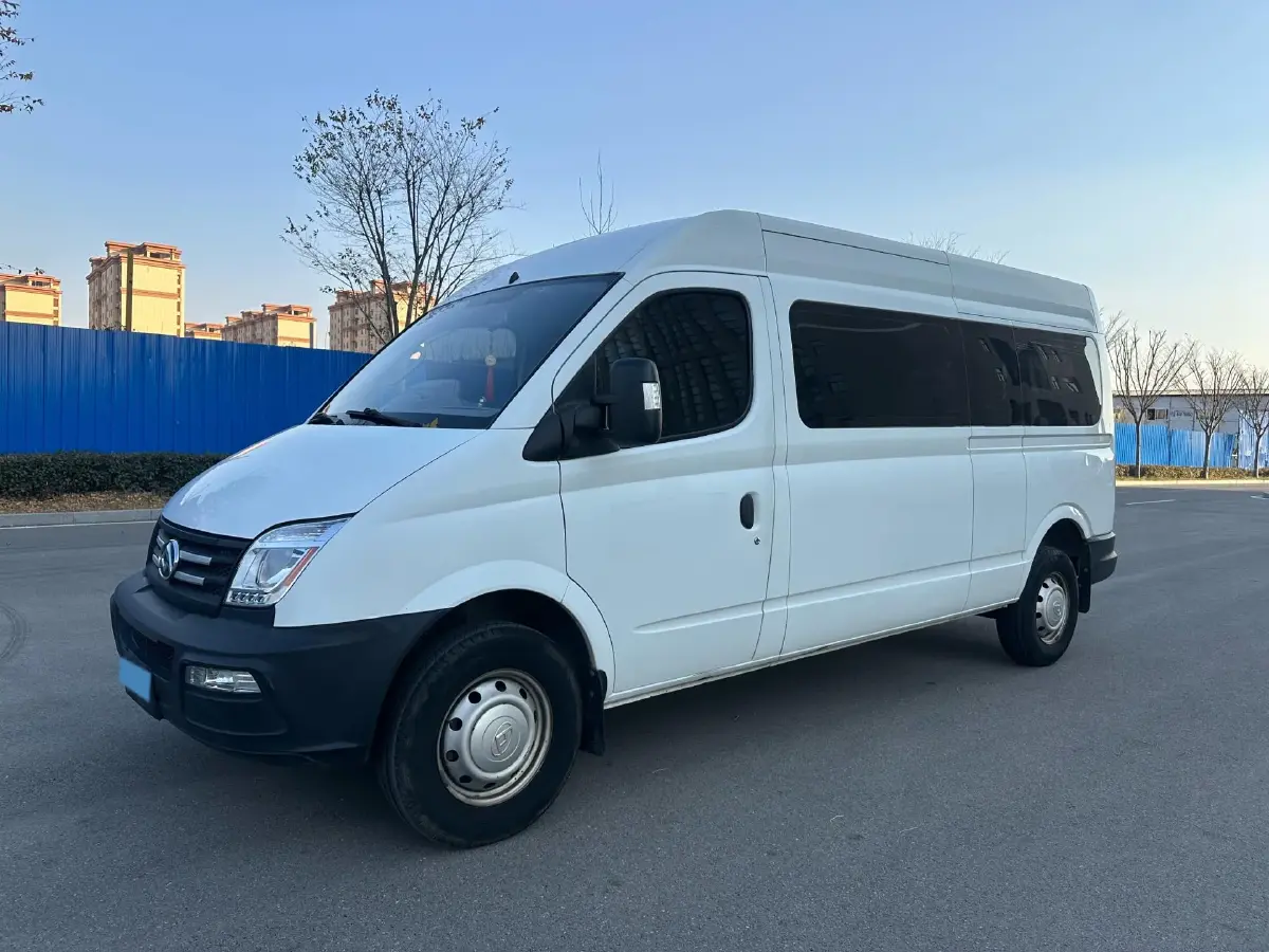 2015 MAXUS XinTu V80 2.5T 136HP L4 5MT