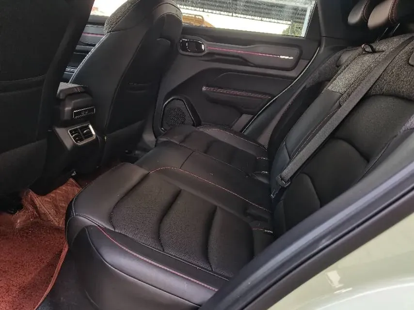 2025 Geely Cowboy 1.5T 181HP L4 7DCT,autocango,china used car exporter,china ev exporter,chinese used car exporter,chinese used ev exporter