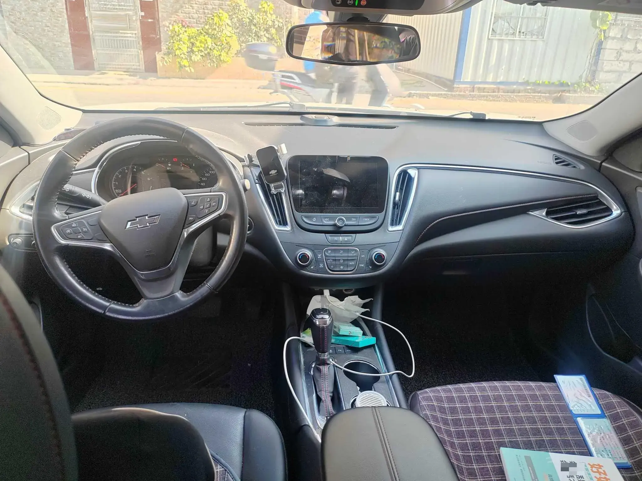 2019 CHEVROLET MALIBU thumbnail 3