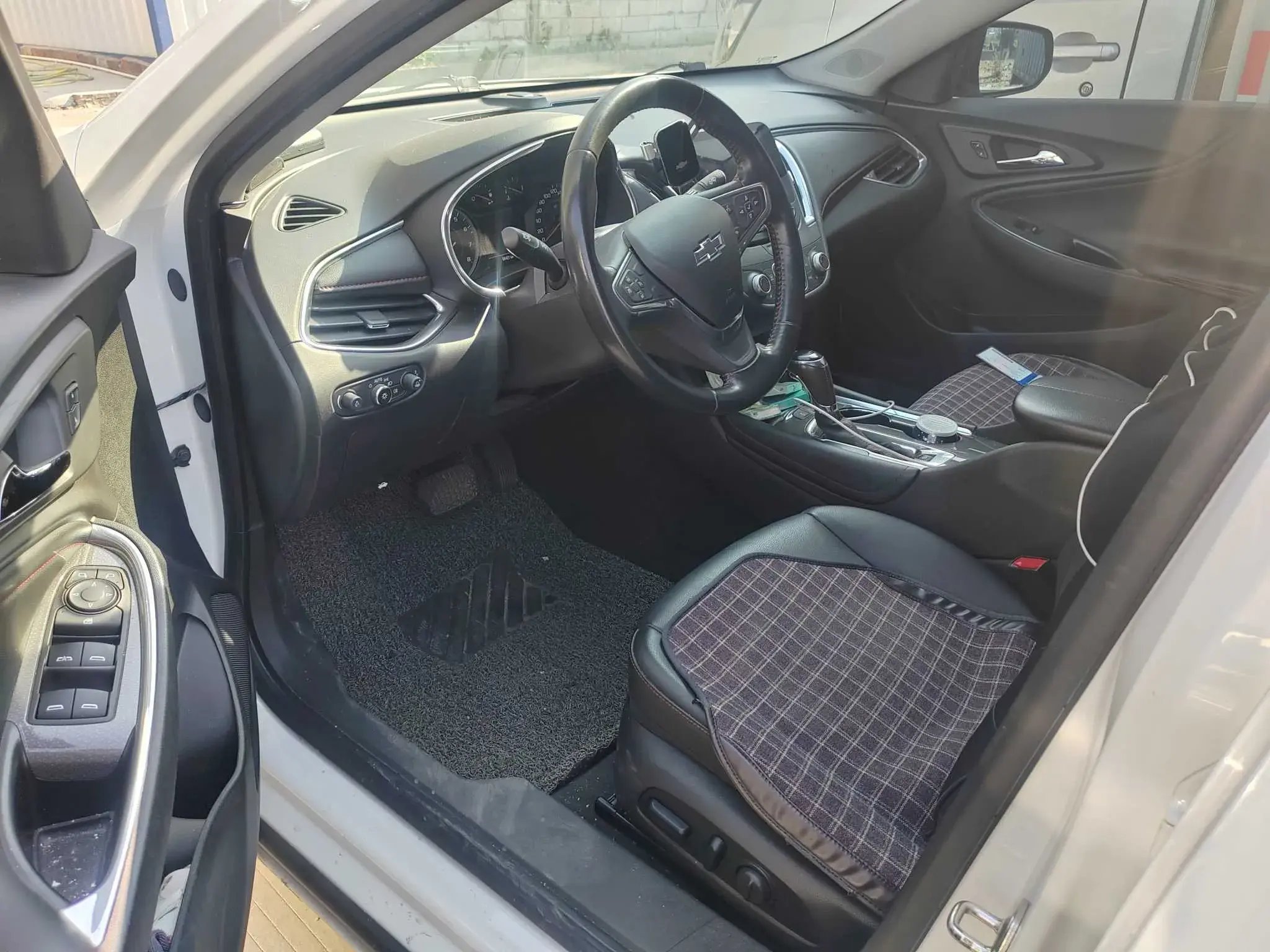 2019 CHEVROLET MALIBU thumbnail 4