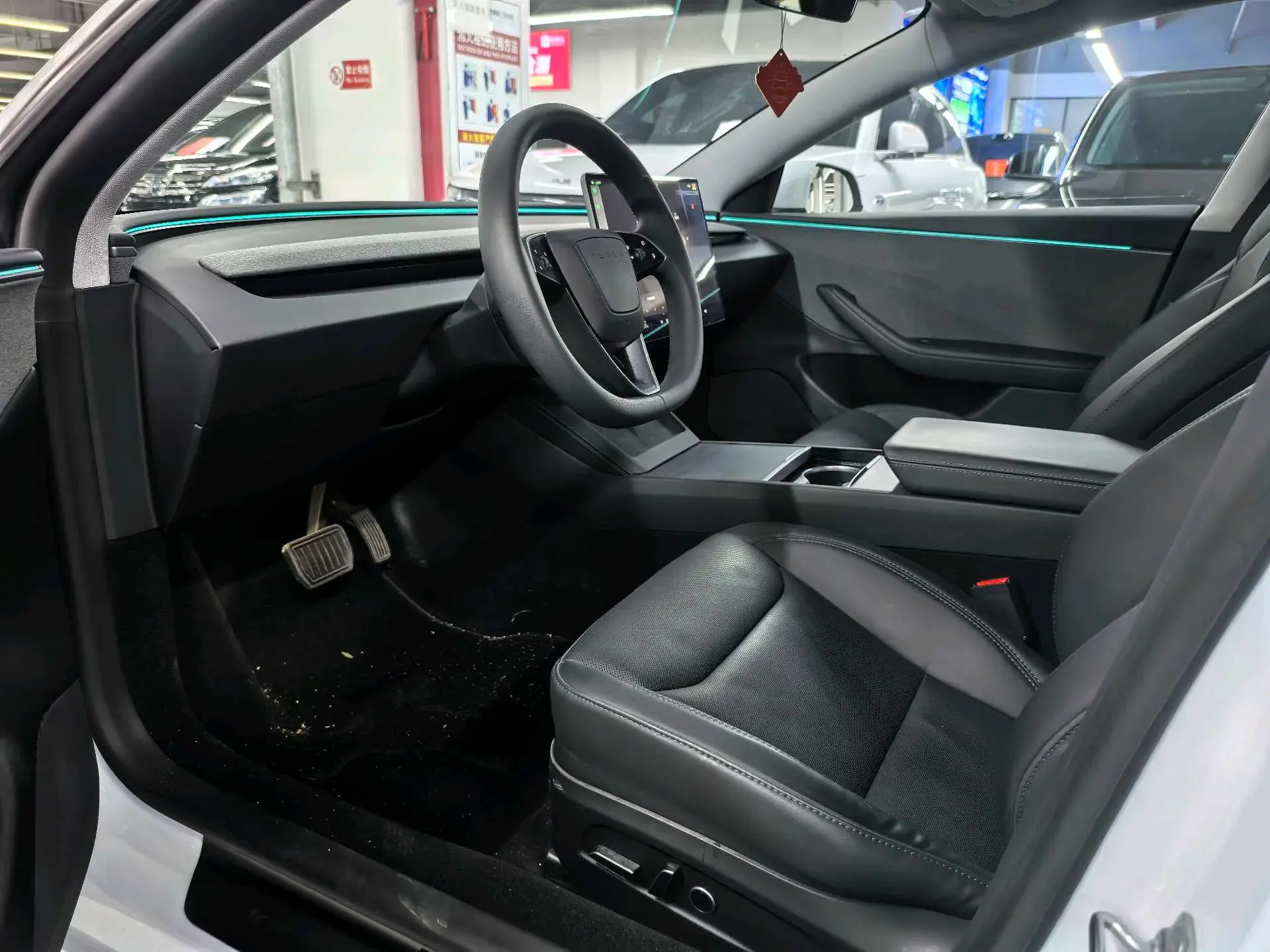 2025 TESLA MODEL thumbnail 4