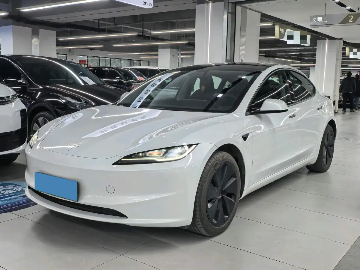 2025 Tesla Model 3 BEV 62.5KWH