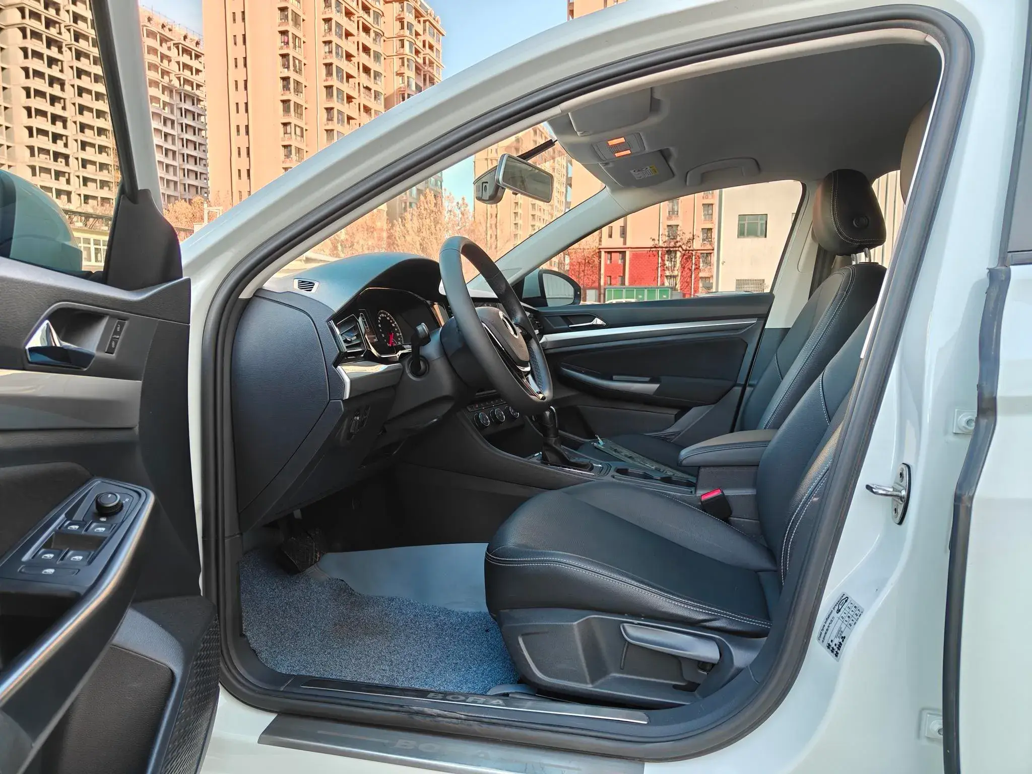 2021 VOLKSWAGEN BORA thumbnail 2