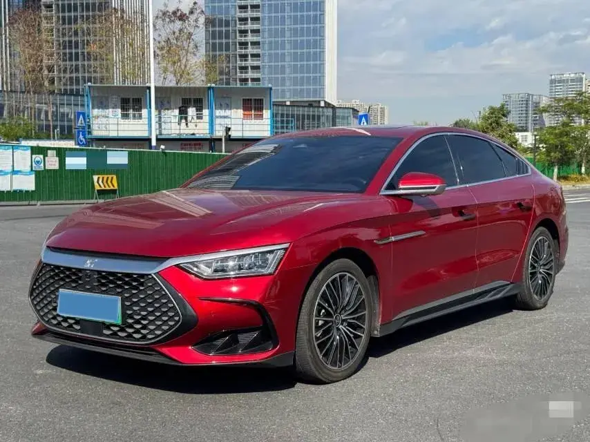 2022 VOLKSWAGEN TIGUAN view 1