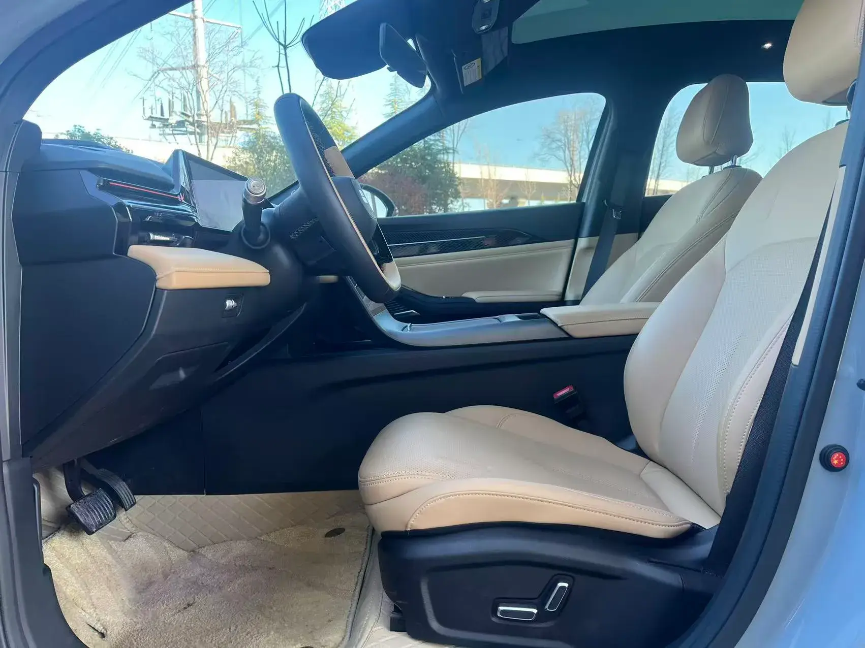 2023 GEELY GALAXY thumbnail 2